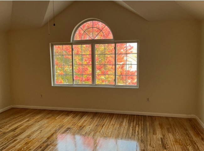 Photo - 36 Mersereau Ave Unit 3rd Floor