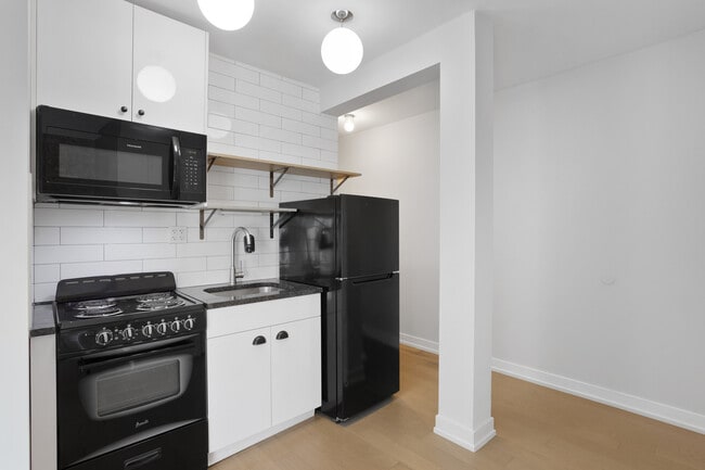 Photo - 6019 N Winthrop Ave