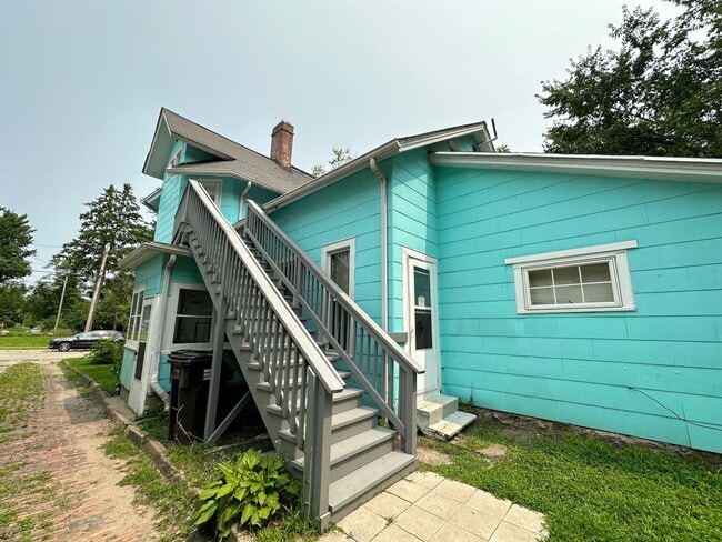 Photo - 311 W Mason St Unit Apt #B