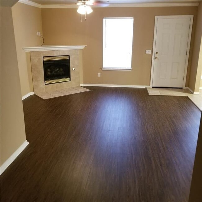 Photo - 2153 Skyler Dr