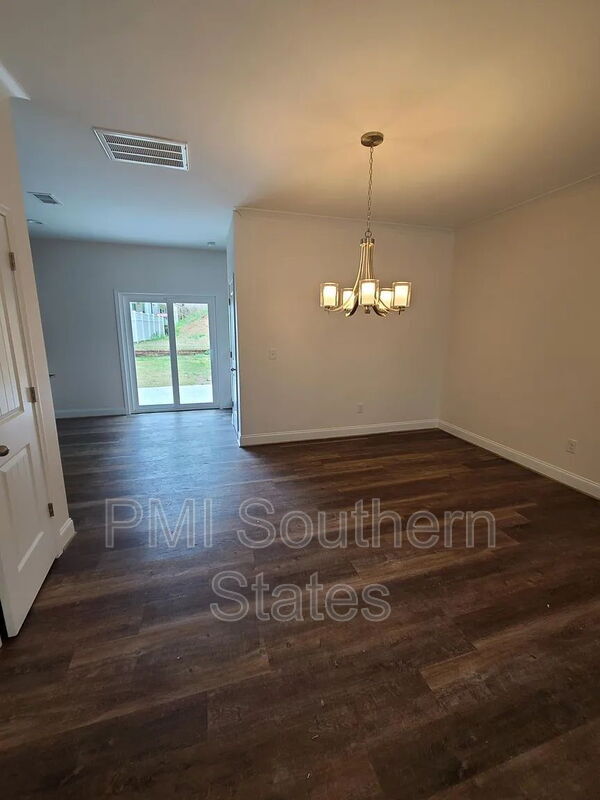 Photo - 305 Clarus Crk Wy