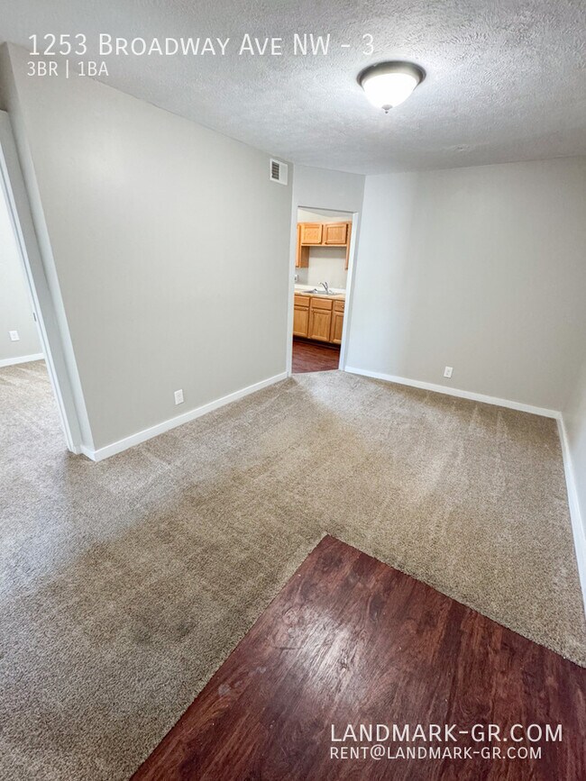 1253 Broadway Ave NW Unit 3
