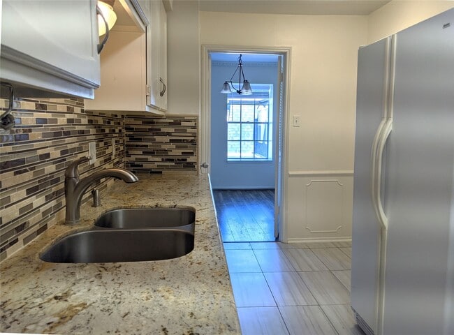 Building Photo - 361 N Post Oak Ln Unit 331 Rental