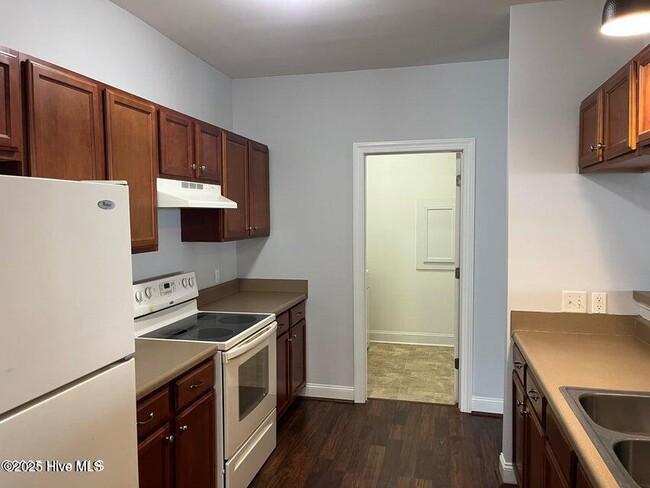 Photo - 1901 Covengton Way