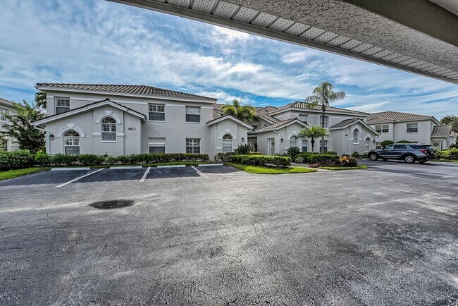 Photo - 2 BEDROOM CONDO AVAILABLE ASAP IN CALUSA BAY!!!