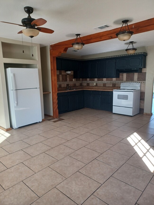 Photo - 129 Circle Dr