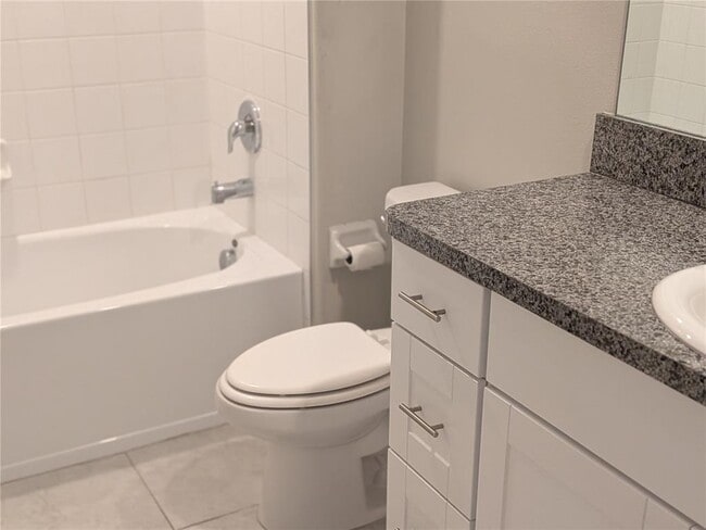 Photo - 446 Argyll Dr