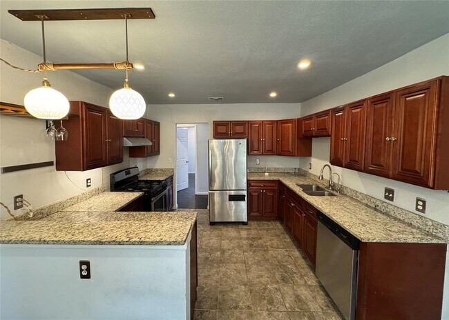 Photo - 1402 Mardell St