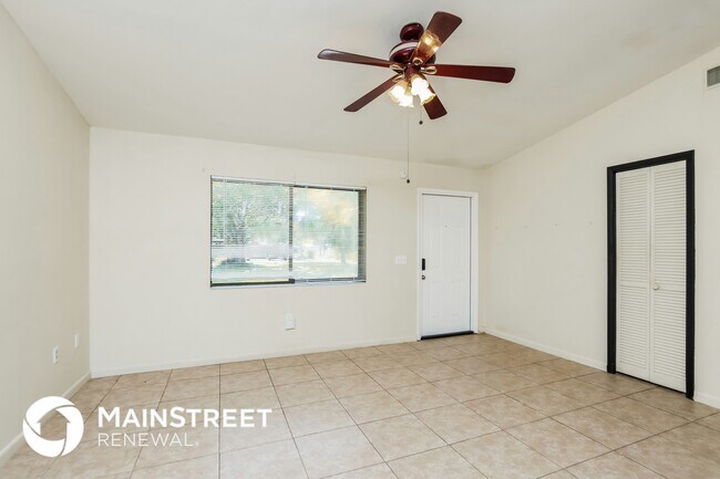 Photo - 811 Airport Ave SE