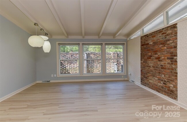 Photo - 3111 Spring Valley Rd