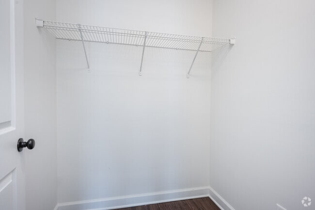 3BR, 2BA - 1,331SF - Closet