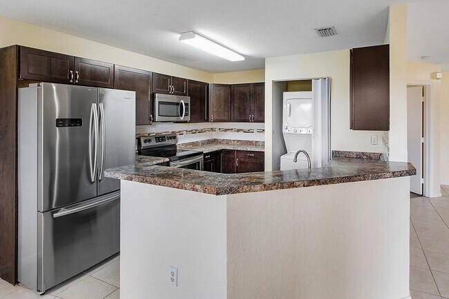 Photo - 8460 NW 40th St Unidad 84 60