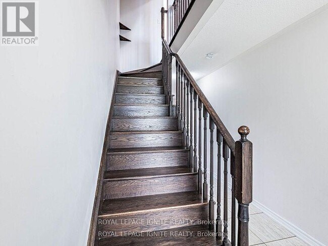 Photo - 37 Aspen Hills Rd