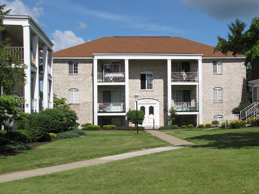 Marquette Manor - Marquette Manor Apartments