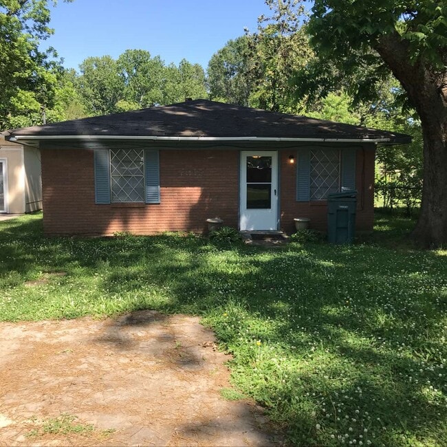 Building Photo - 208 Tennessee St Rental