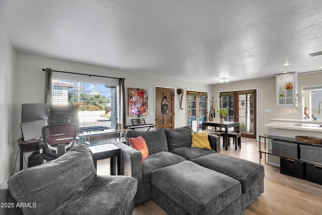 Photo - 4801 E Euclid Ave