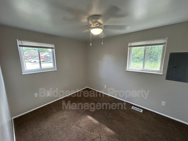 Photo - 4926 Leeper St