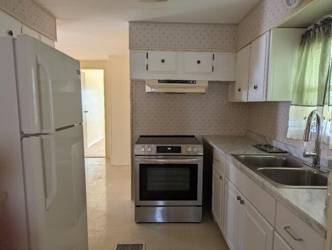 Building Photo - 71 W Caribbean Rental