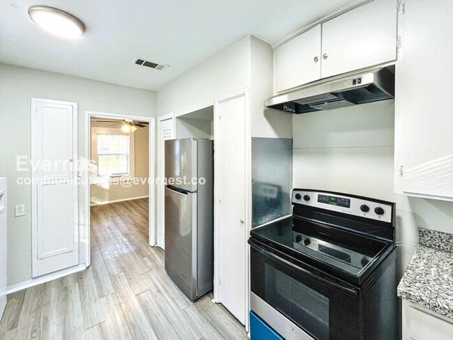 Photo - 227 Broadmoor Dr