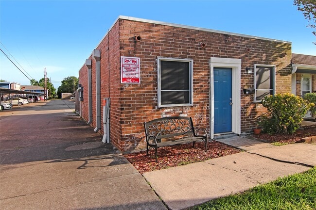 Photo - 211 W F St Unit 211
