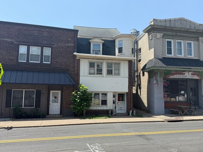 Building Photo - OPEN HOUSE Friday, July 29 2026 12:00 Noon - 1:00 PM Unit D