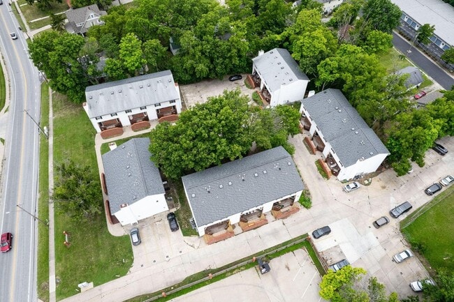 Photo - 3 Bed 2 bath Townhome