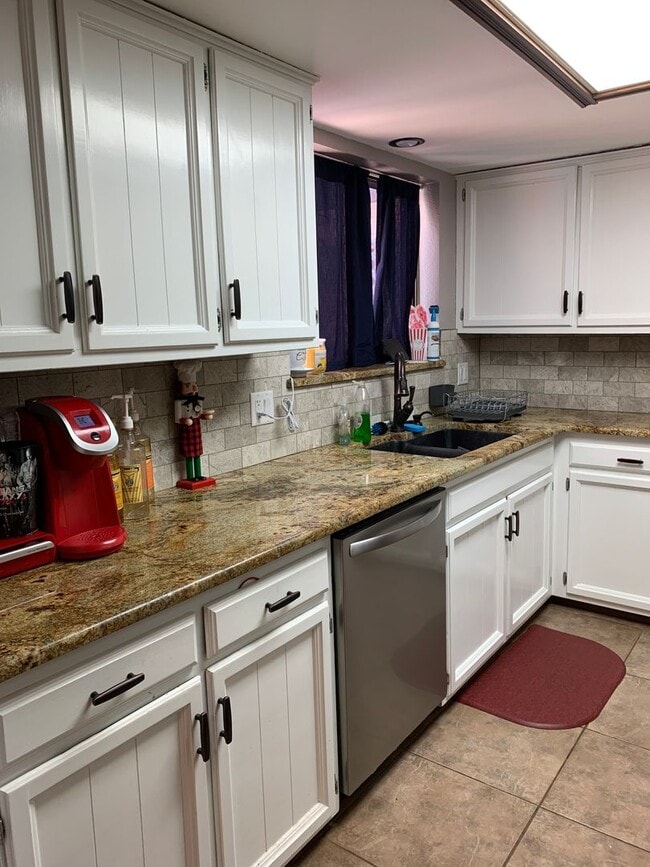 Photo - 2116 Circlewood Pl