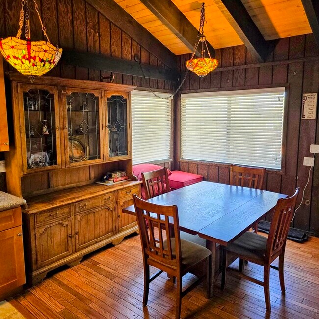 Charming 3-Bedroom + Loft Home in Shay Meadows