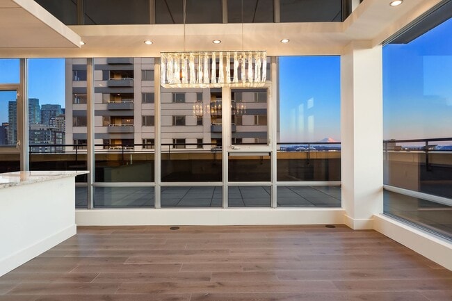 Photo - Gallery Penthouse Condo ~ Belltown Unidad 1303