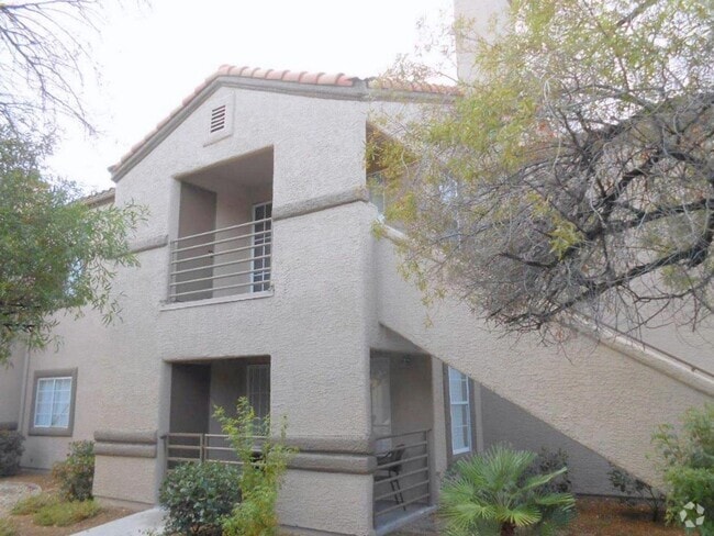 Building Photo - Second Floor Condo with 2 Master Bedrooms ...