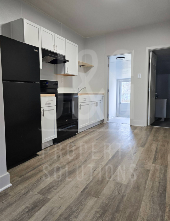 Photo - 3 Bedroom 1 Bath Row House