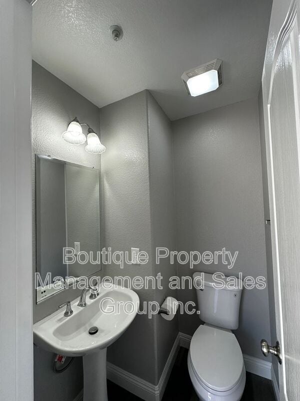 Photo - 1455 E Holcomb Pl