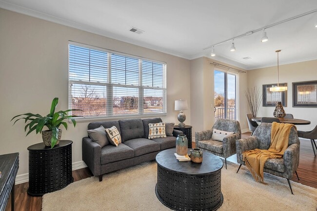 Living Room - Centerra Pointe