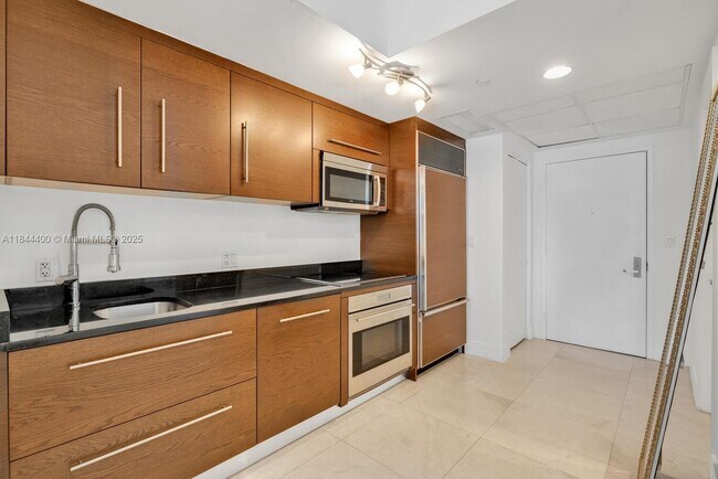 Photo - 475 Brickell Ave Unit 2610
