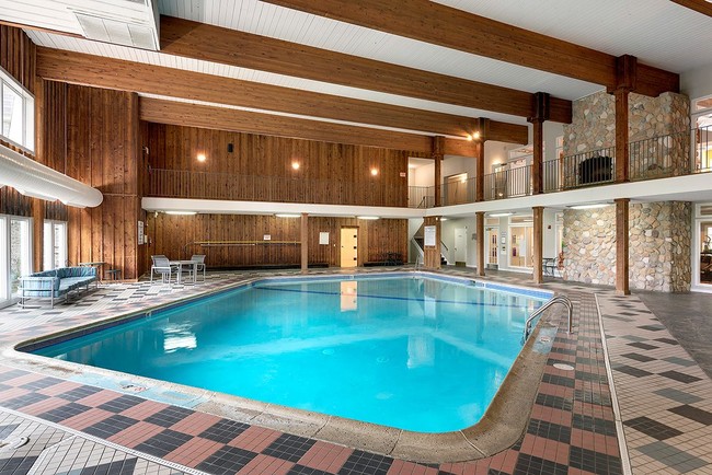 Indoor Pool - Blooming Meadows South Apartments