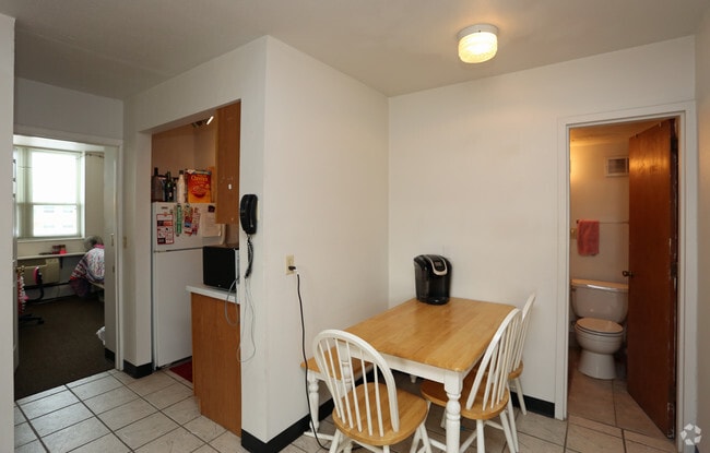 Eating area - 1301 Spring St