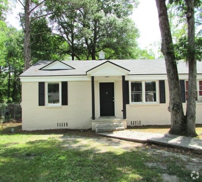 Building Photo - Newly Renovated Rental