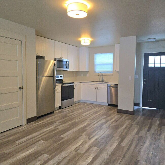 Photo - 2 bed, 2 bath with great views! Unidad B1