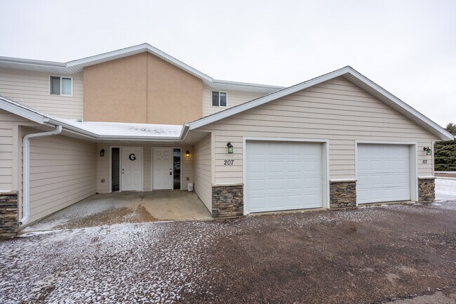 Townhouse exterior - Fifth Street Apartments & Townhouses
