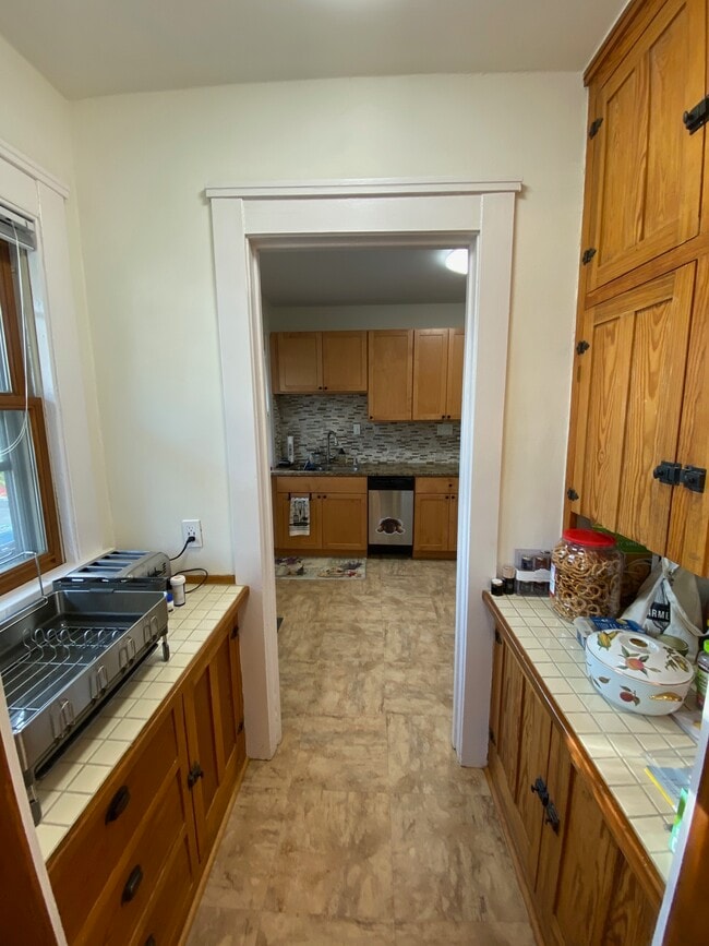 Photo - 2104 E Mifflin St