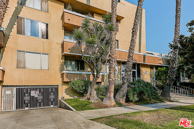 Building Photo - 514 S Harvard Blvd Unit 306 Rental