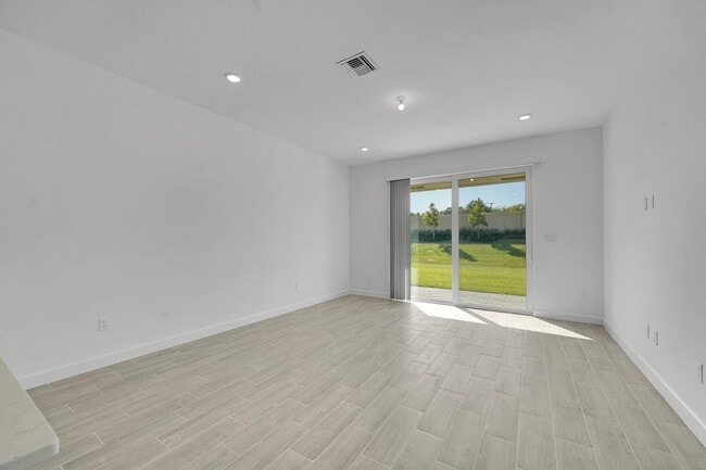 Photo - 6429 Seabright Ter