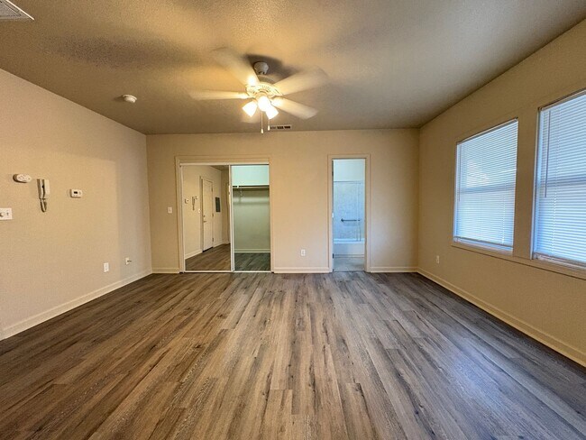 Photo - Cute Studio in Downtown Lodi Unidad 8