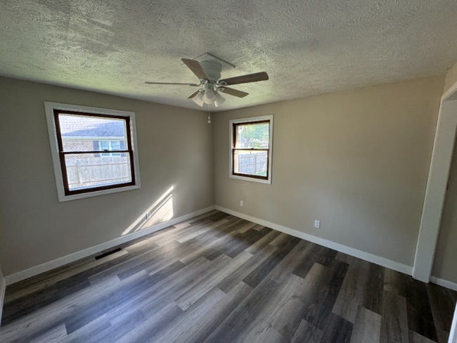 Photo - 1057 Delphi Ave