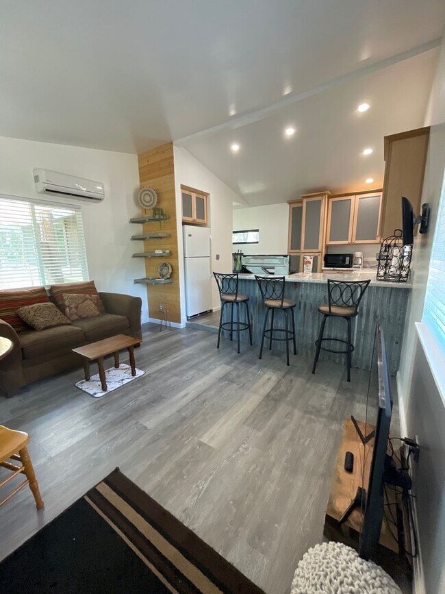 Photo - 166 Gold Ave