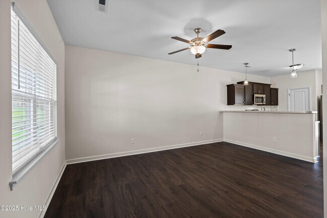 Photo - 110 Jaydn Dr E