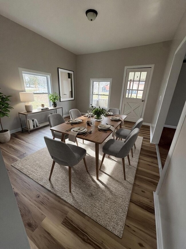 Photo - 205 S Broadway St