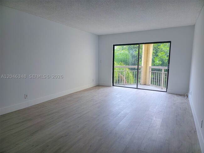 Photo - 8290 Lake Dr Unit 422