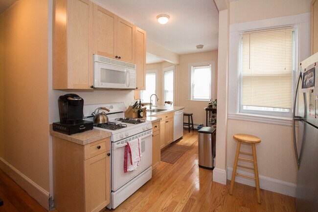 Photo - 15 Kenwood St Unit 1