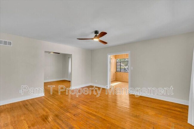 Photo - 625 E 41st St